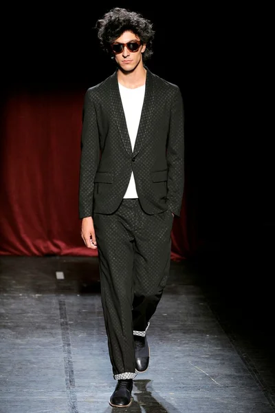 Look 1